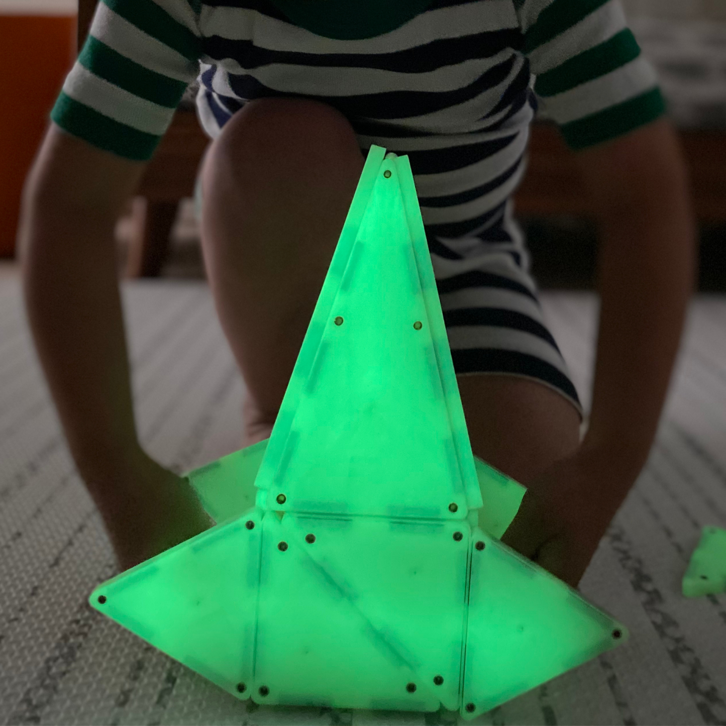 MAGNA-TILES® Glow 16-Piece Set