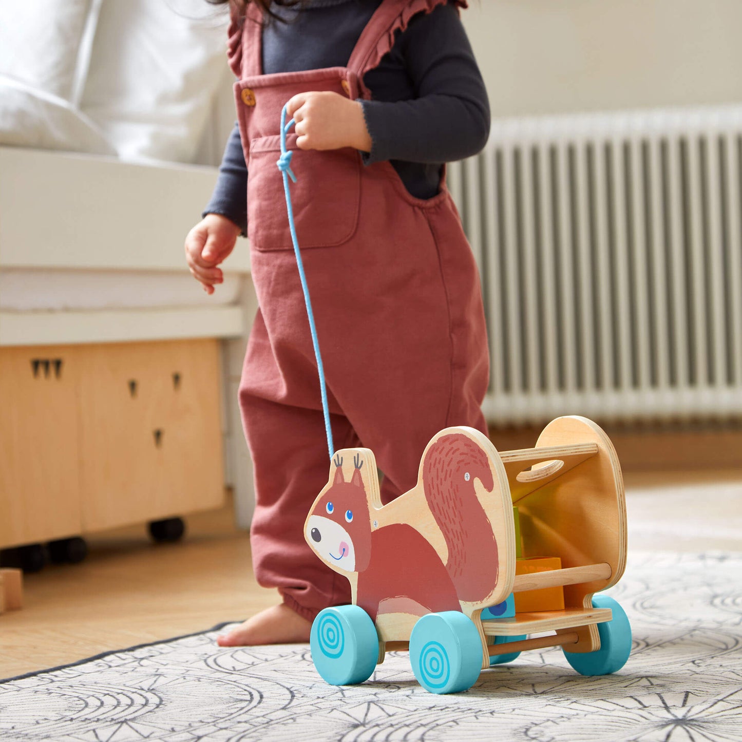 Squirrel Pull Along Toy Sorting Box